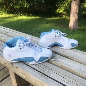 Men’s size 11 Air Jordan XXI Low shoes.